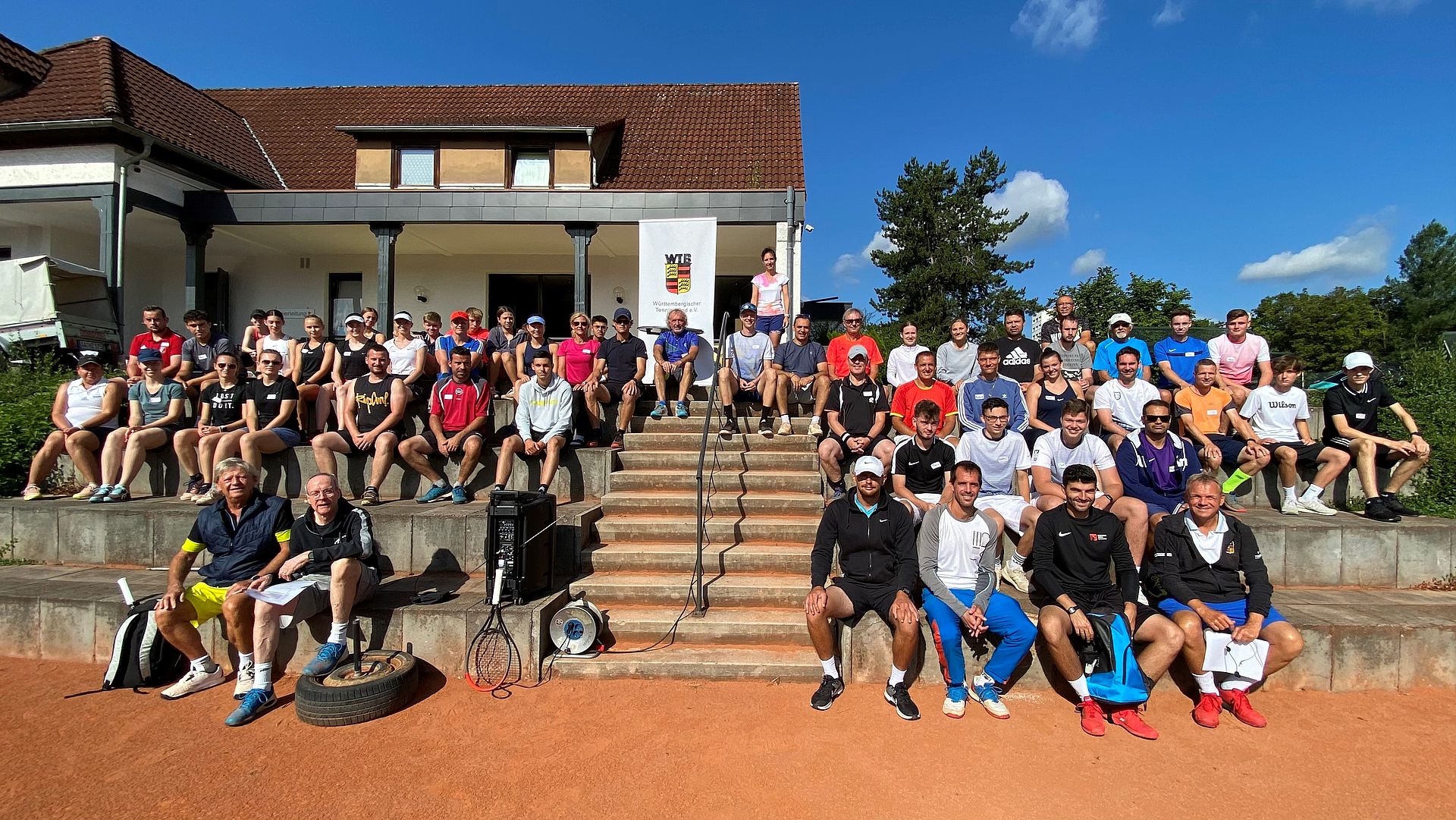 Über 55 Tennisassistent*innen im Bezirk B ausgebildet